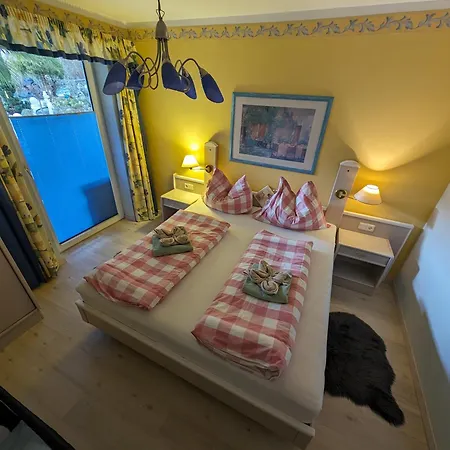 Garten Eden شقة *